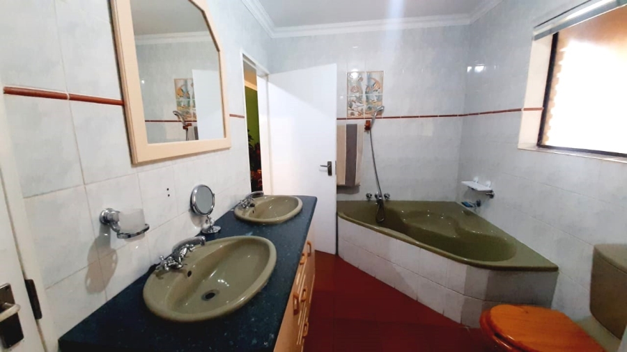 4 Bedroom Property for Sale in Bethlehem Free State